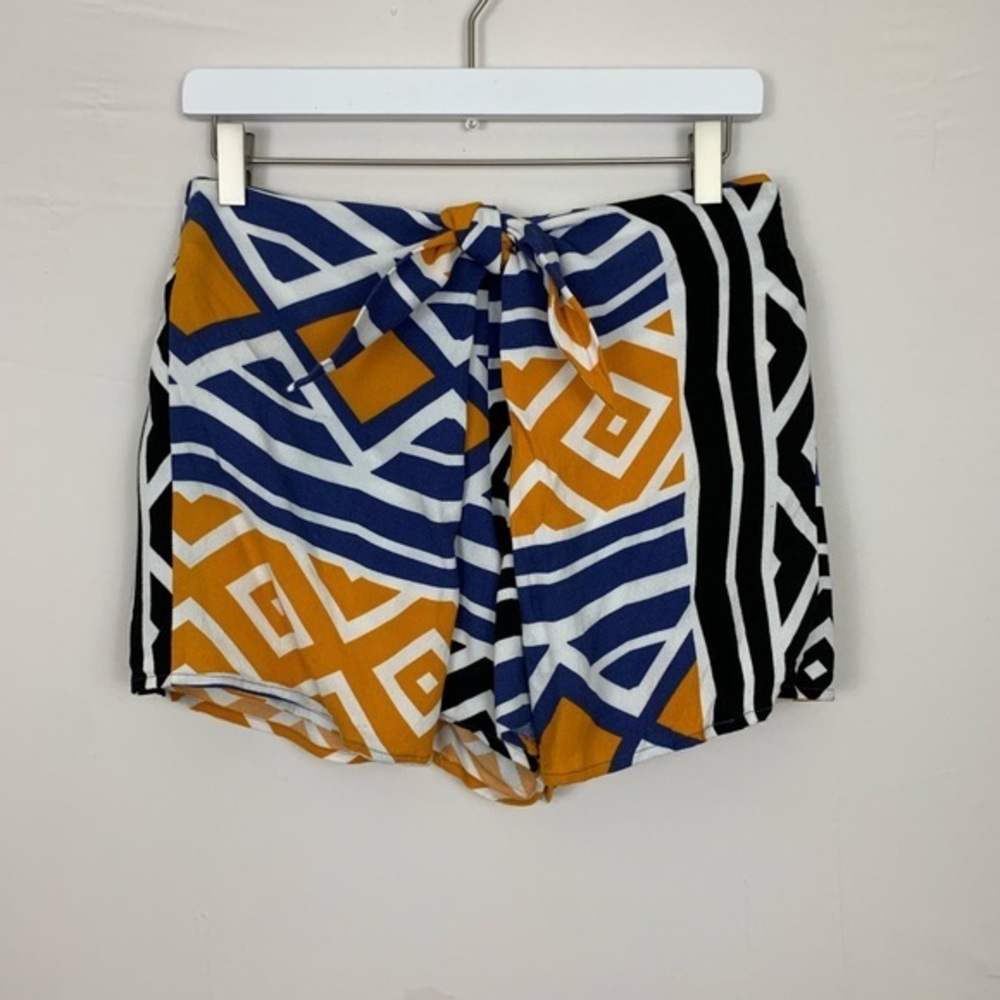 Ella Moss “Luanda” Front-Tie Shorts E20x